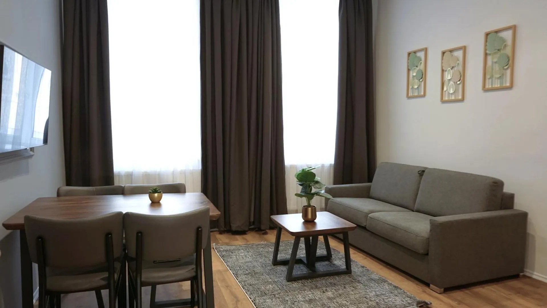 Viva La Vienna Apartments